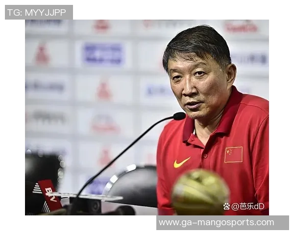 2.26米张子宇颁奖稳居C位：夺冠后振奋翩然起舞 将金牌送给教练超暖